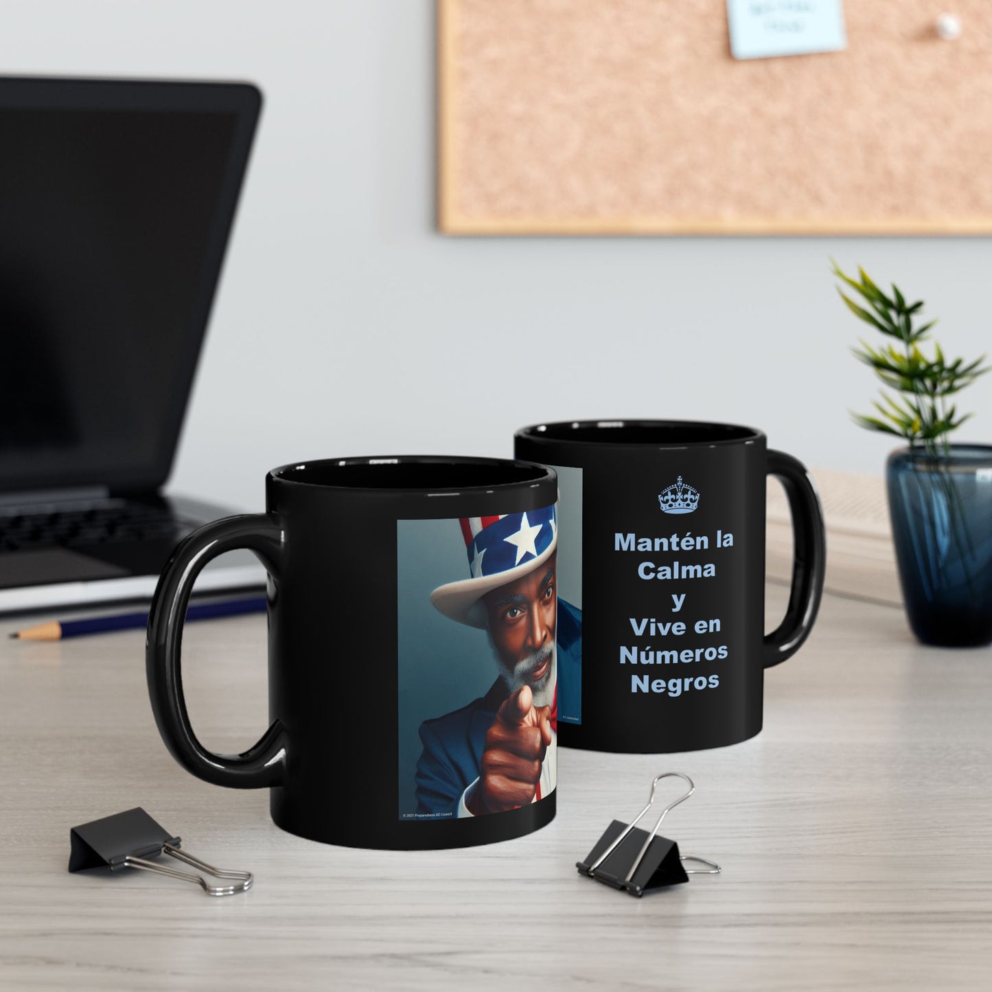 "Mantén la Calma  y  Vive en Números Negros" Mug —  Uncle Bob Design (11oz) Español